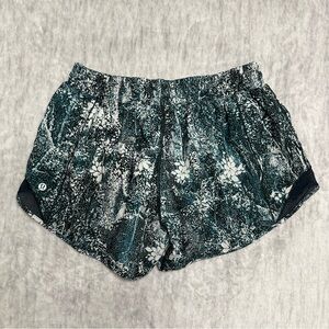 Lululemon Hotty Hot LR 4" Shorts